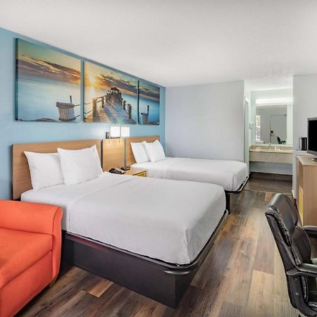 Days Inn By Wyndham Pensacola I-10 Ferry Pass Exteriér fotografie