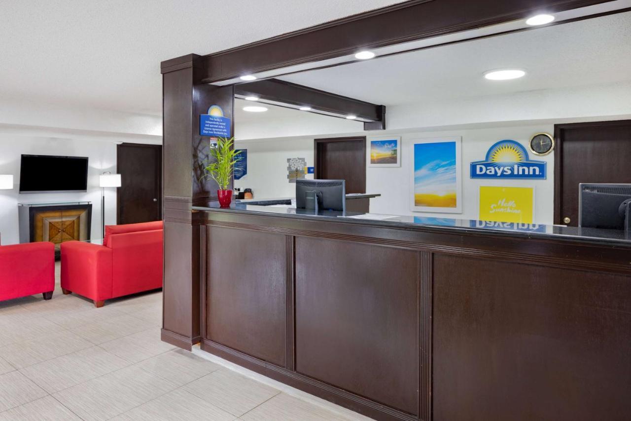 Days Inn By Wyndham Pensacola I-10 Ferry Pass Exteriér fotografie