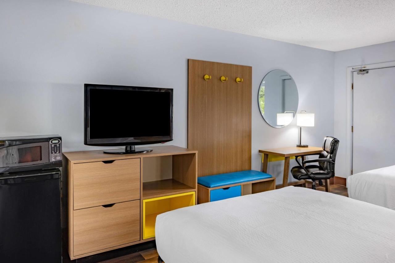 Days Inn By Wyndham Pensacola I-10 Ferry Pass Exteriér fotografie