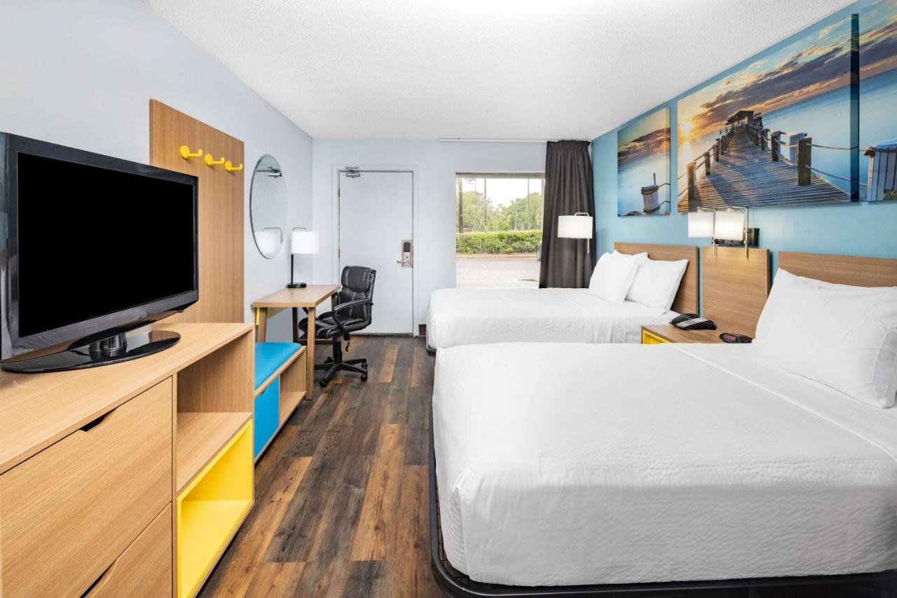 Days Inn By Wyndham Pensacola I-10 Ferry Pass Exteriér fotografie