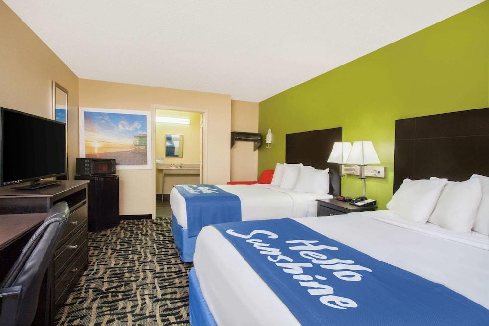 Days Inn By Wyndham Pensacola I-10 Ferry Pass Exteriér fotografie