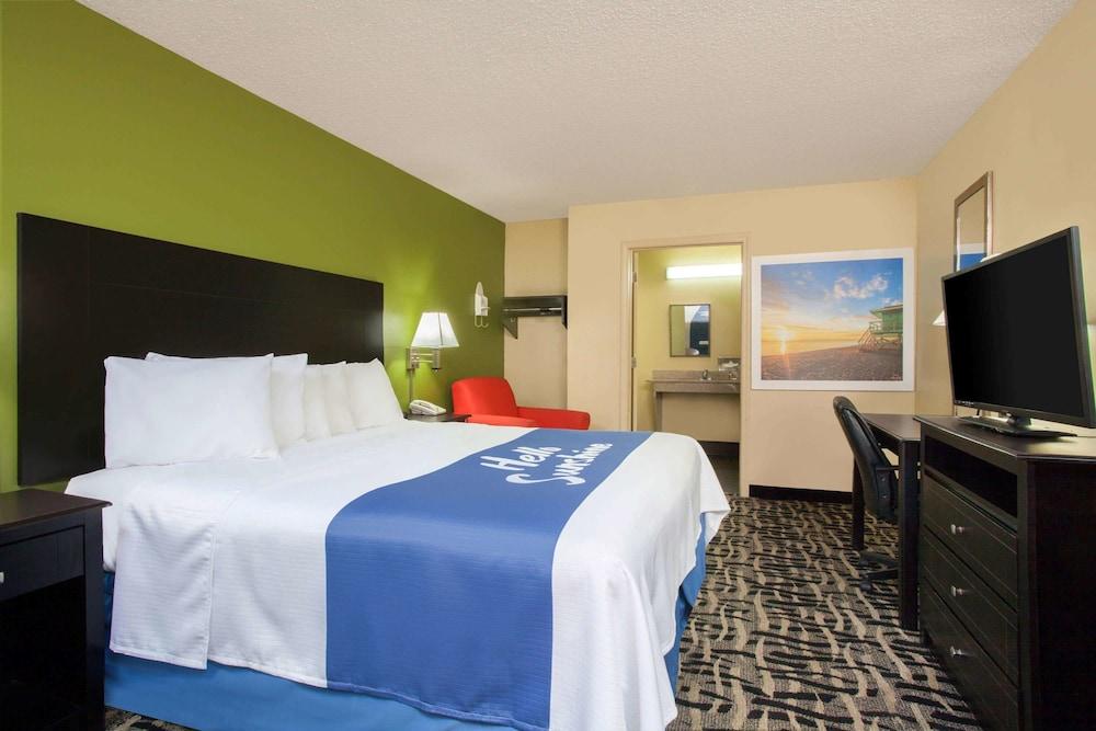 Days Inn By Wyndham Pensacola I-10 Ferry Pass Exteriér fotografie