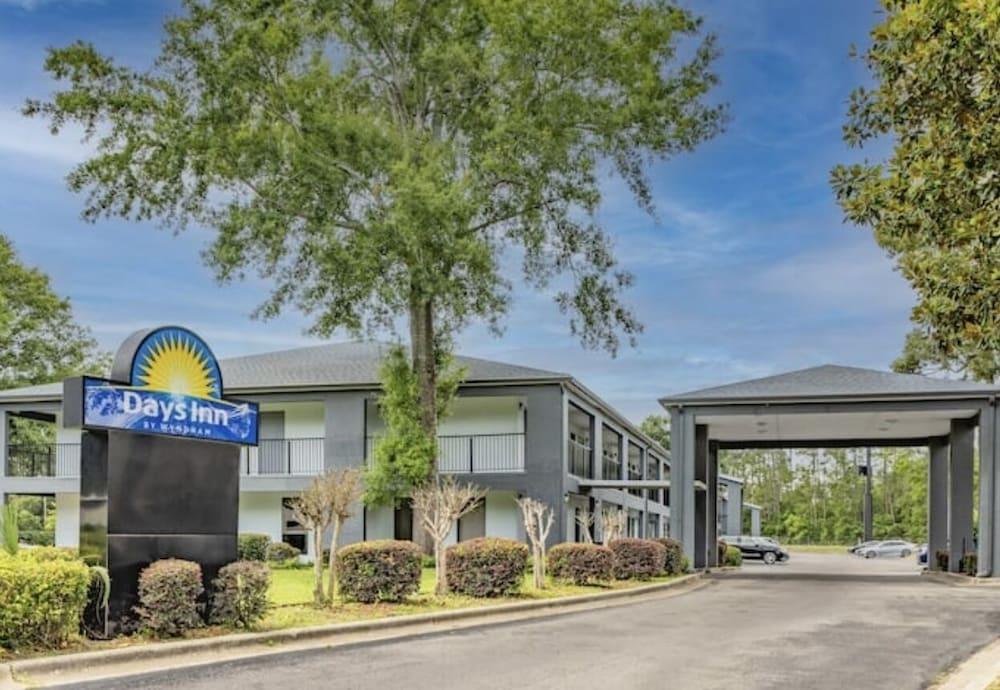 Days Inn By Wyndham Pensacola I-10 Ferry Pass Exteriér fotografie
