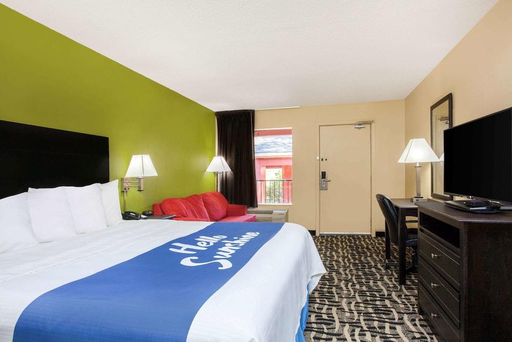 Days Inn By Wyndham Pensacola I-10 Ferry Pass Exteriér fotografie