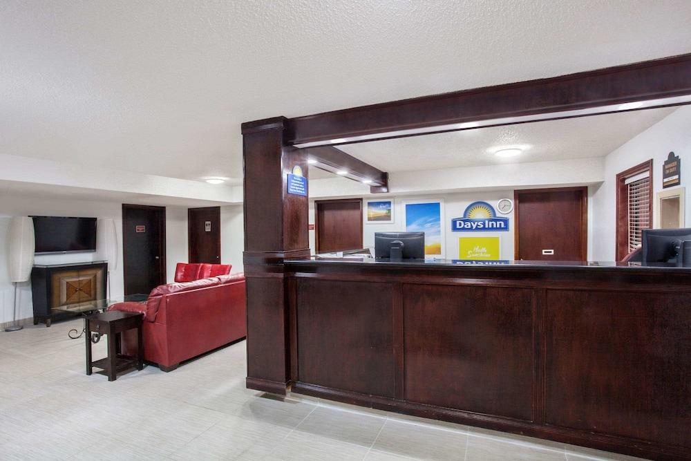 Days Inn By Wyndham Pensacola I-10 Ferry Pass Exteriér fotografie